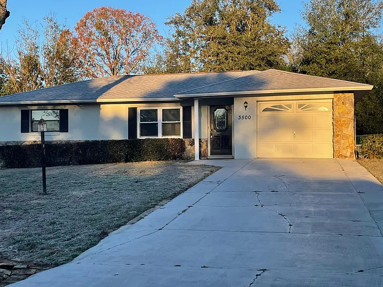 3500 N Honeylocust Dr — Photo 2