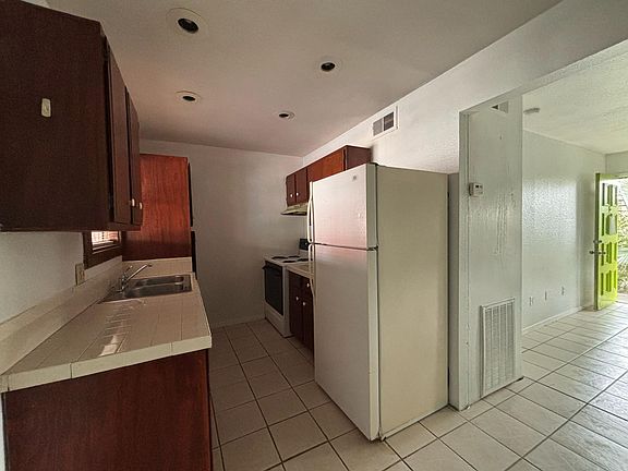 3rd image of 2428 Upas Ave #6