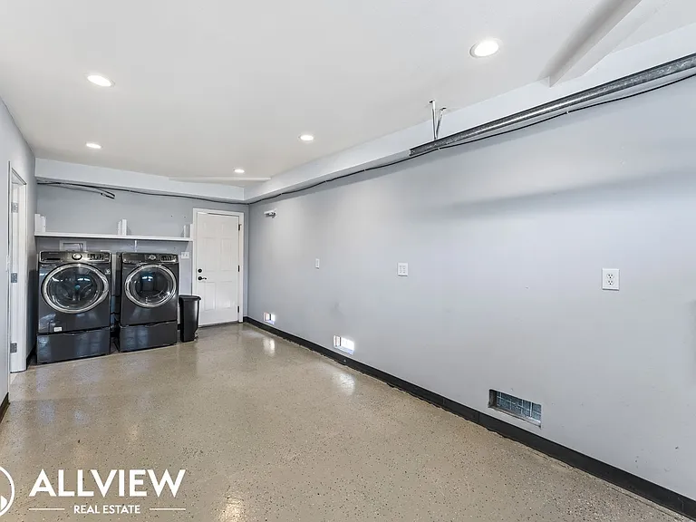 24911 Luton St — Photo 21