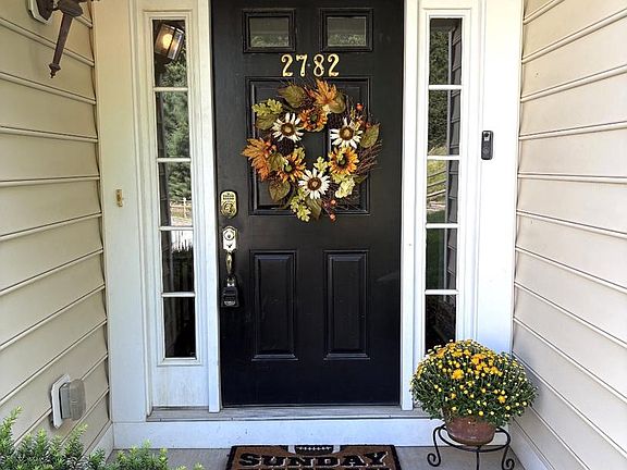 3rd image of 2782 Shelburne Rd