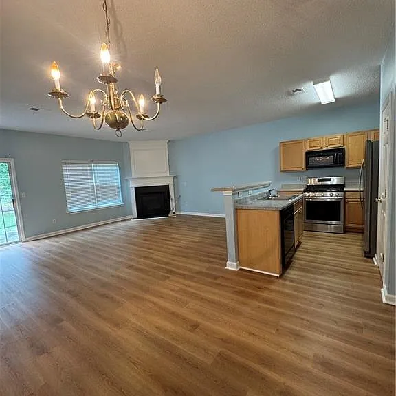3871 Pleasant Oaks Dr — Photo 13