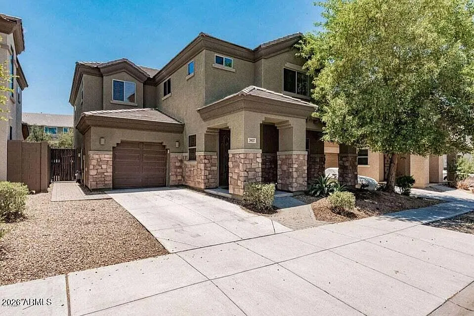 3907 E Branham Ln