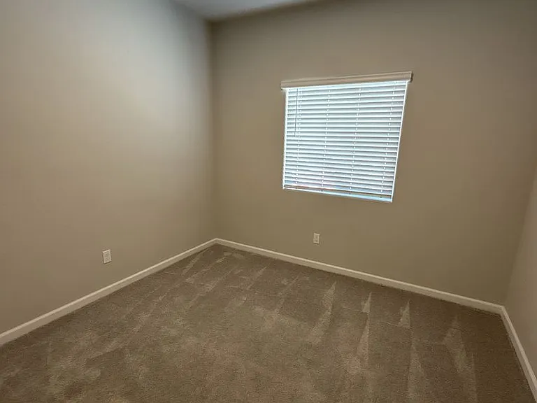 518 S Summit St #101-103 — Photo 8