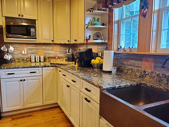 2nd image of 45 Violet Ln