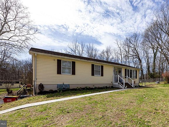 2nd image of 712 Morgan Grove Rd