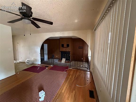 3rd image of 2130 Olympic Dr