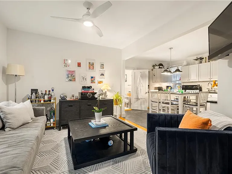 33 Marsh St — Photo 3