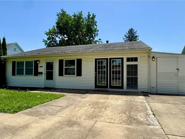 2617 Richmond Ave, Mattoon, IL 61938