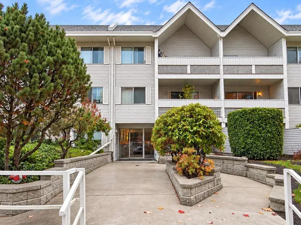 2055 Suffolk Ave #207, Pt Coquitlam, BC V3B 1H4