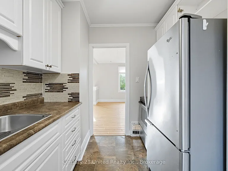 559 Hamilton St — Photo 13