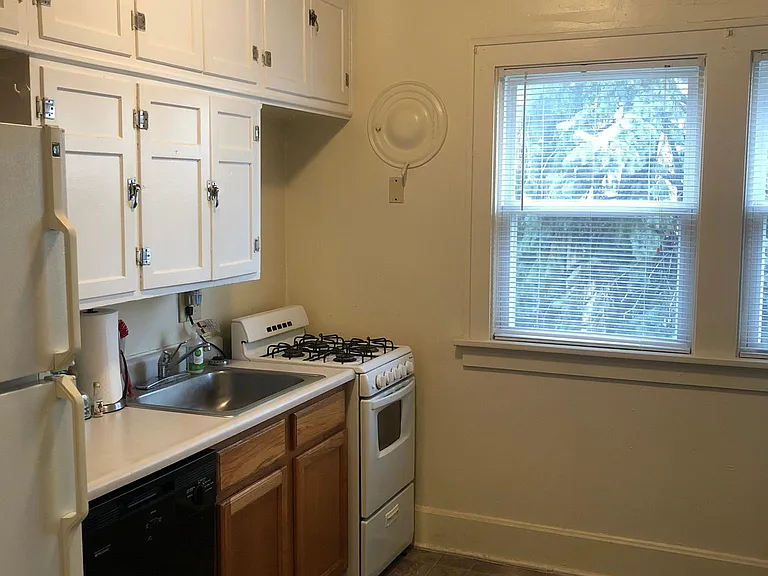 2405 Ohio Ave — Photo 9