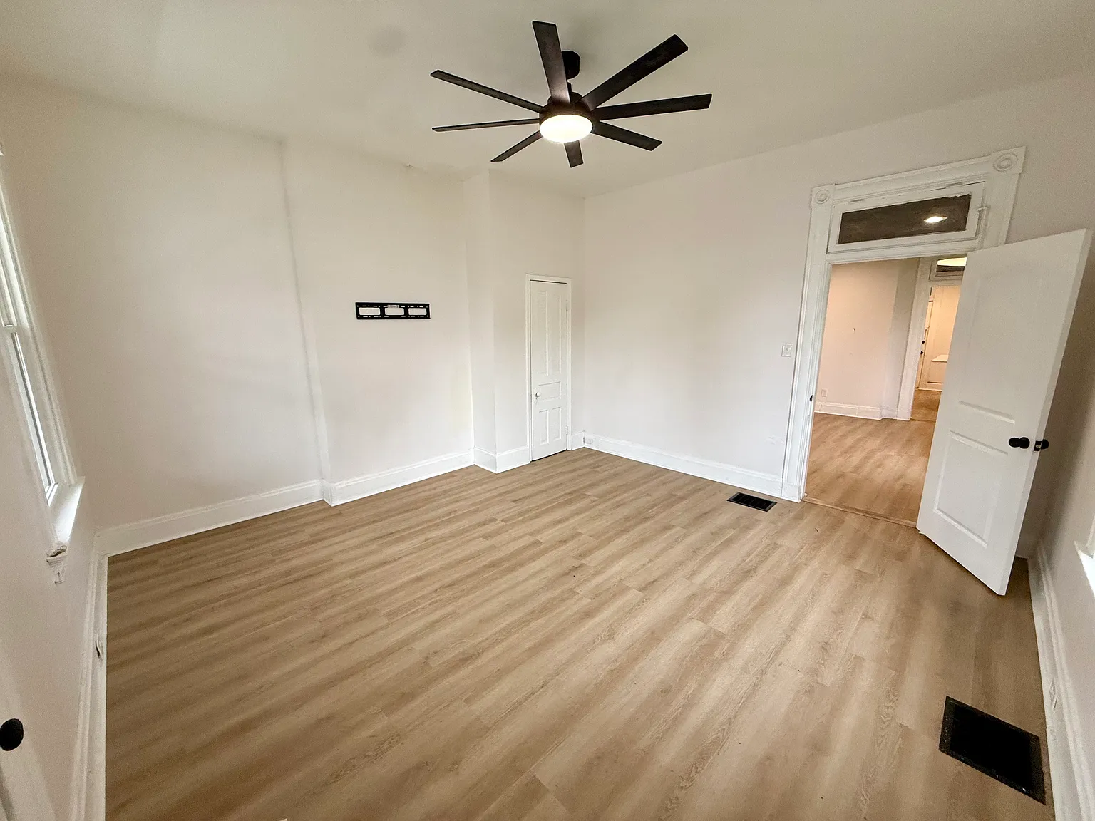 1 bed, 1000 sqft, $1,450 — Photo 3