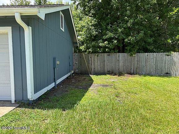 2nd image of 203 Woodlawn Dr