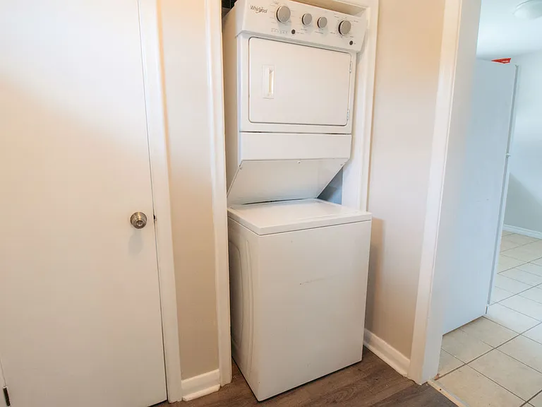89 Clarendon Ave — Photo 38