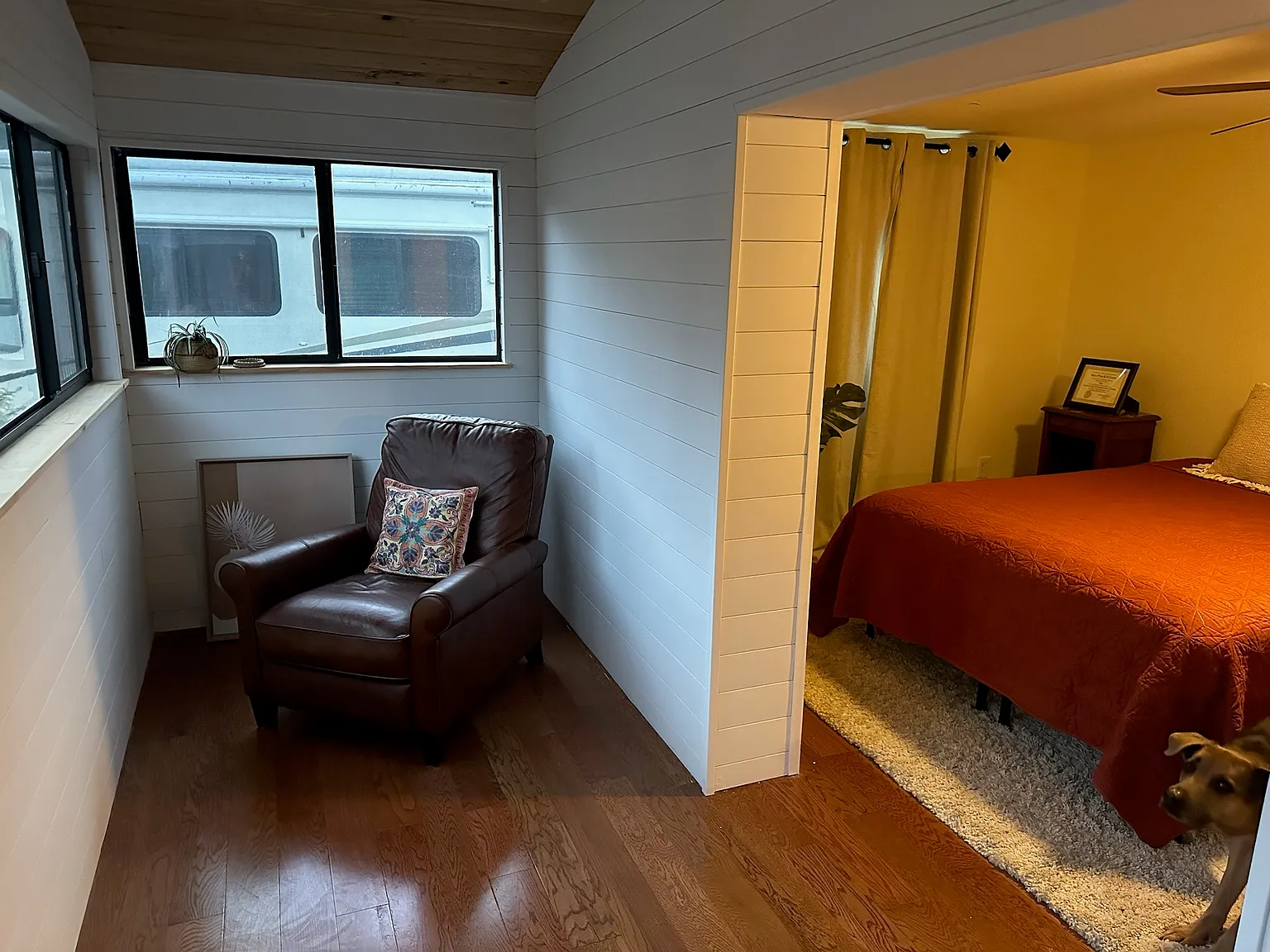 2 bed, 1956 sqft, $2,265 — Photo 4
