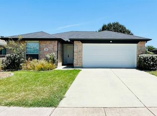 424 Penny Ln, Burleson, TX 76028