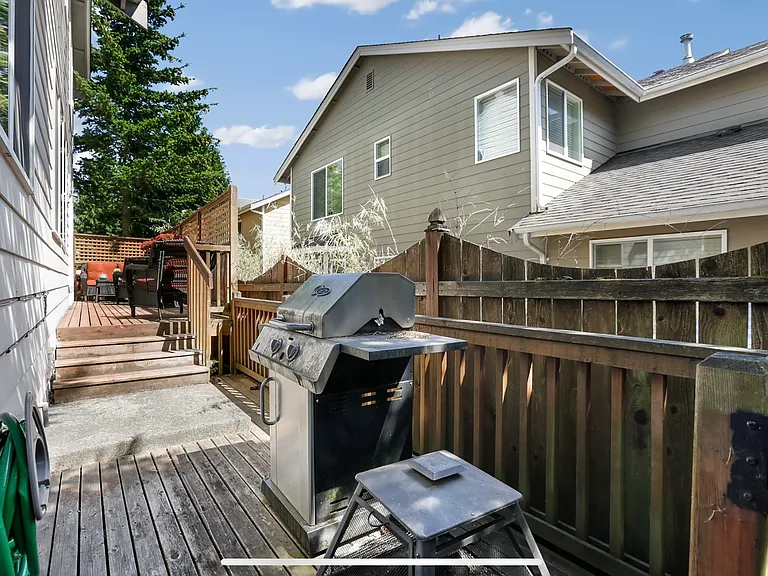 12939 NE 204th Pl — Photo 14