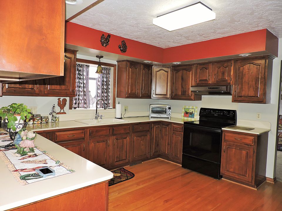Rollouts, Corian Countertops