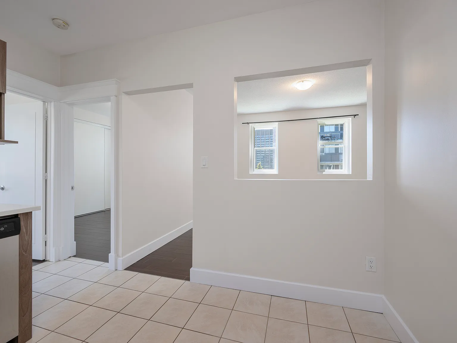 385 Bell St South — Photo 4