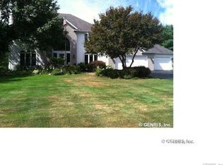 15 Royale Dr, Fairport, NY 14450