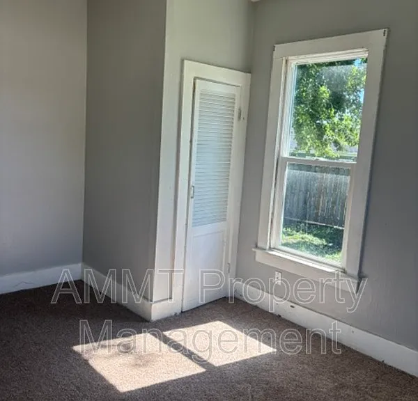 310 8th Ave #1 — Photo 4