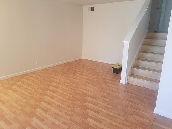 5th image of 2716 Oak Rd APT 115