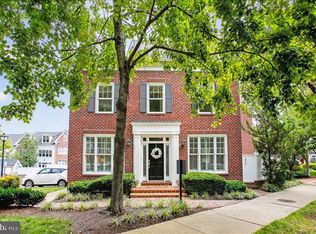 973 Powhatan St, Alexandria, VA 22314