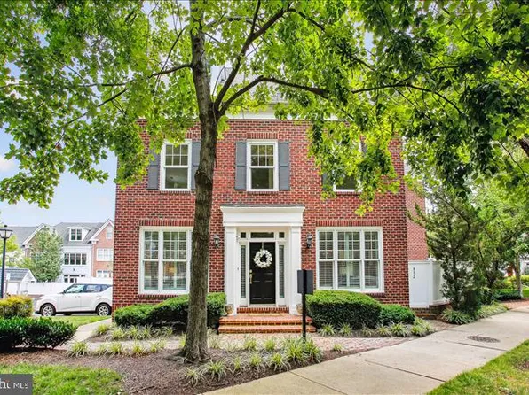 973 Powhatan St, Alexandria, VA 22314