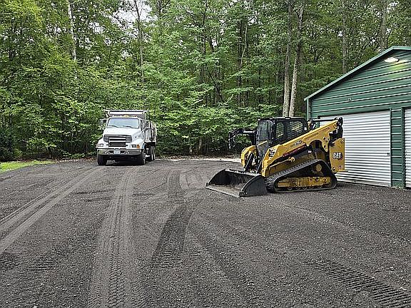 3rd image of 104 Old Auburn Rd