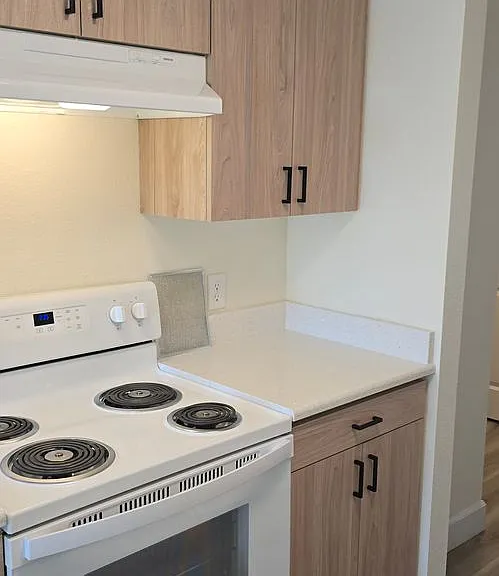 Winfou06-Columbia Village Apartments — Photo 31
