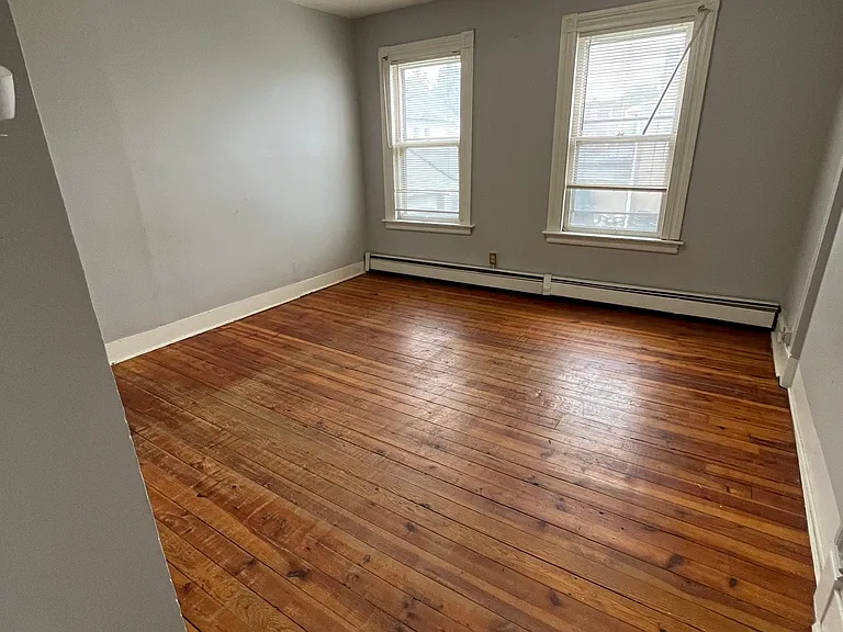 21 Olive St #2S — Photo 2