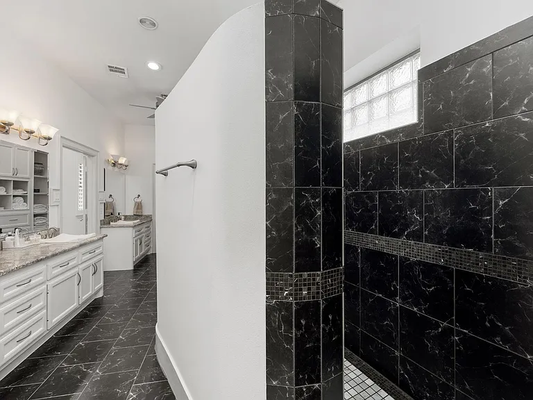 1210 Parkerhaven Ct — Photo 34