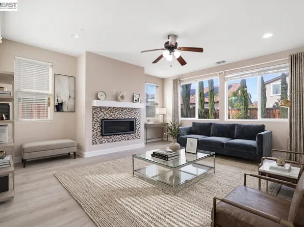 967 Dainty Ave, Brentwood, CA 94513