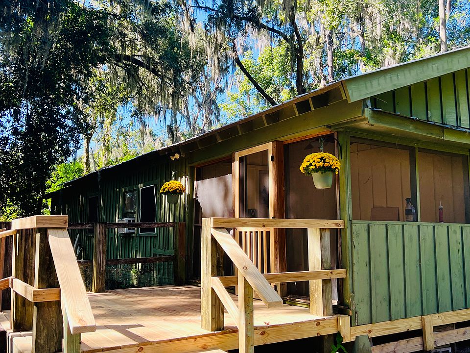 Cozy Woodland Cottage