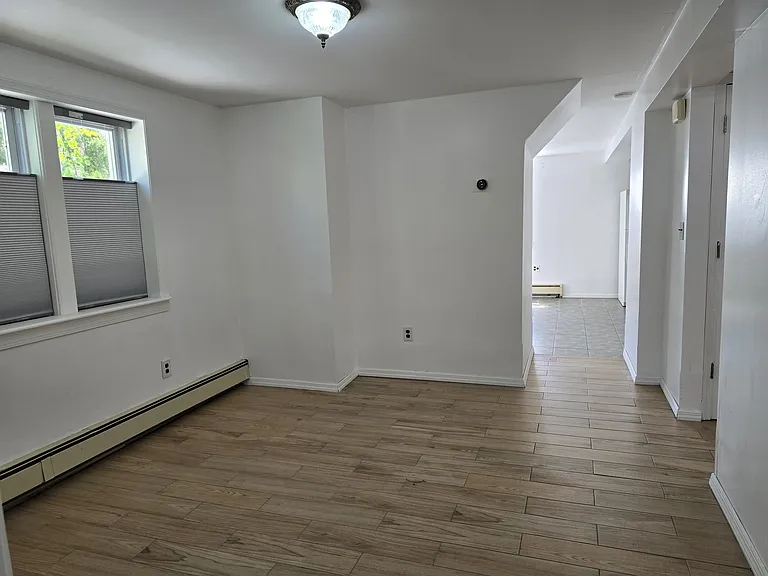 132 Ontario Ave #B — Photo 15