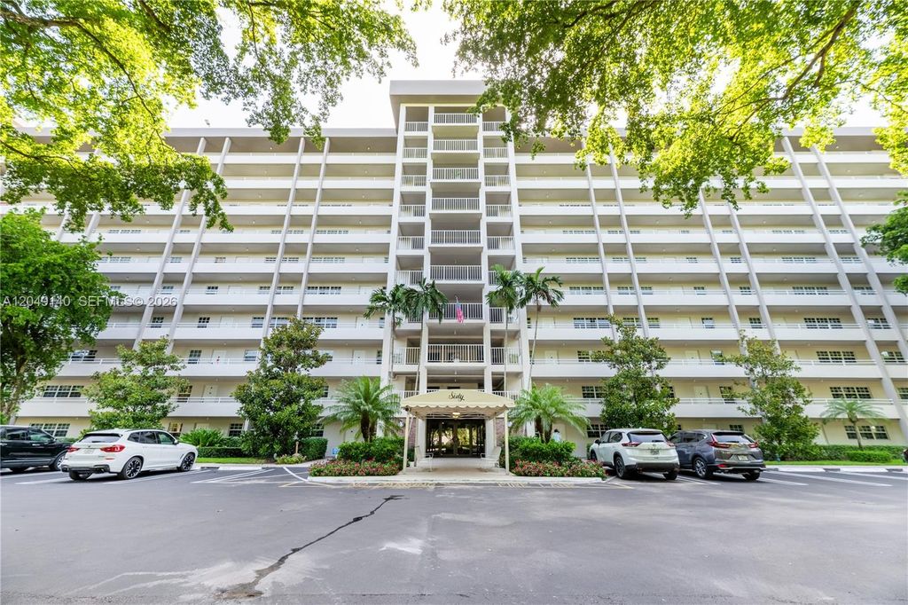 605 Oaks Dr APT 607, Pompano Beach