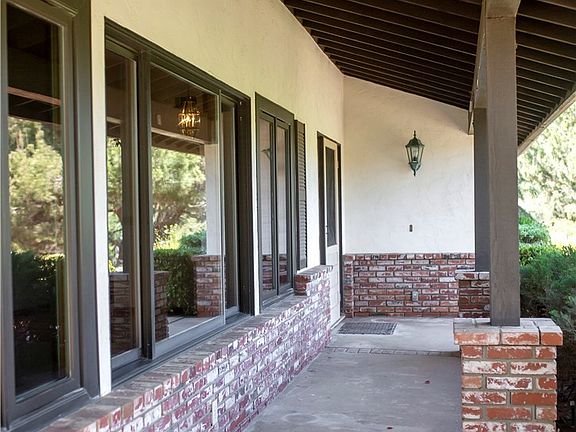 2nd image of 3415 Caballo Ln