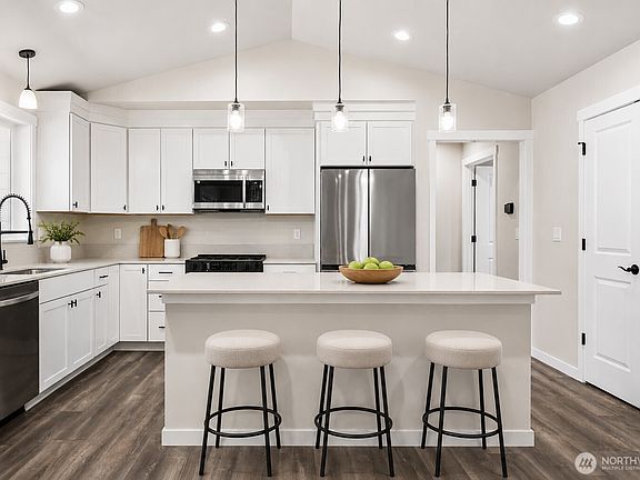 4th image of 8918 127th Avenue Ct