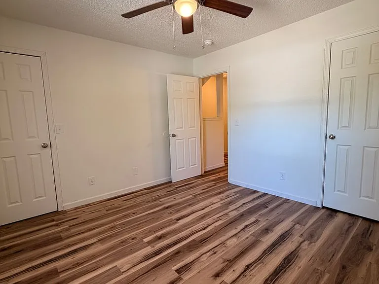 500-532 N Betty Jo Dr — Photo 19