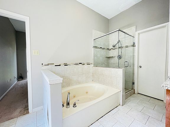 5th image of 3122 Lakefield Way