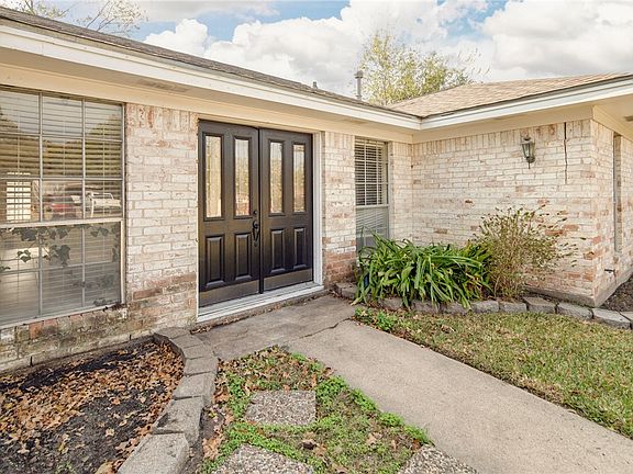 4th image of 2004 Angelina Cir