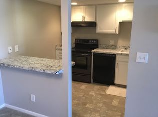 22942 Mastick Rd APT 103, Fairview Park, OH 44126