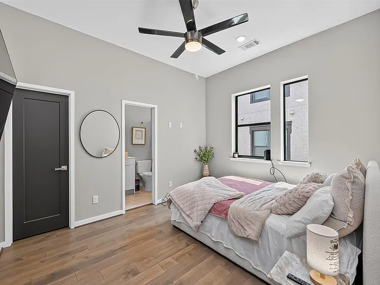 607 Memorial Heights Dr — Photo 15