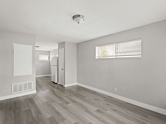 3rd image of 7815 Glass St