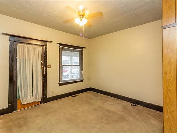 3rd image of 2113 Ringgold Ave