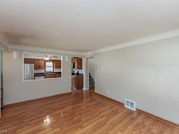 5th image of 2511 North Ave