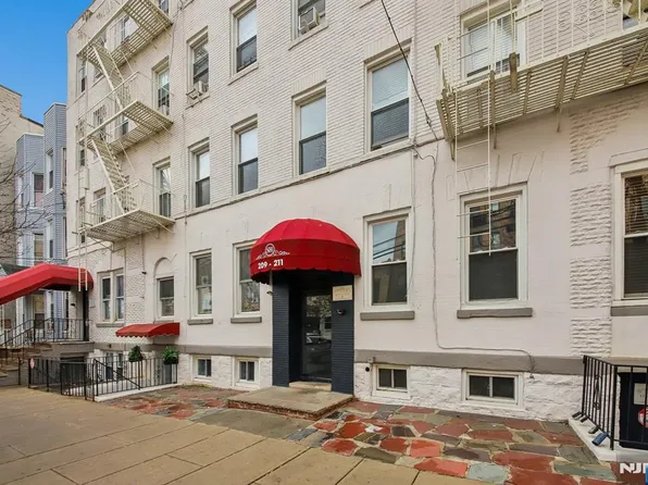 209-211 48th St, Union City, NJ 07087