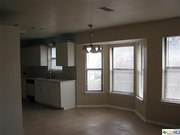 3rd image of 806 N 5th St
