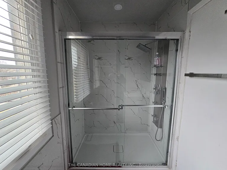 12 Norma Cres — Photo 4