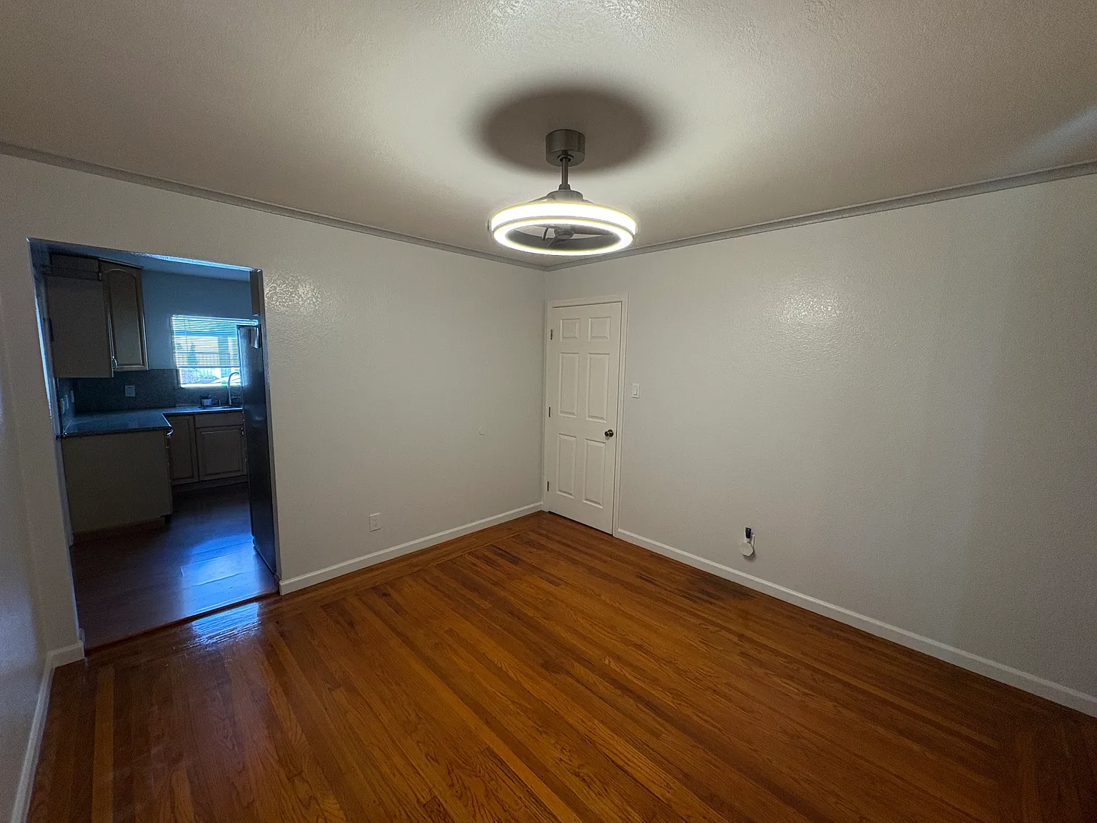 3 bed, 1380 sqft, $3,500 — Photo 2